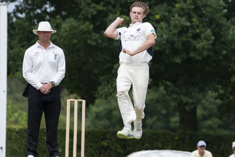 U6th cricketer Blake Cullen awarded Middlesex CCC academy contract
