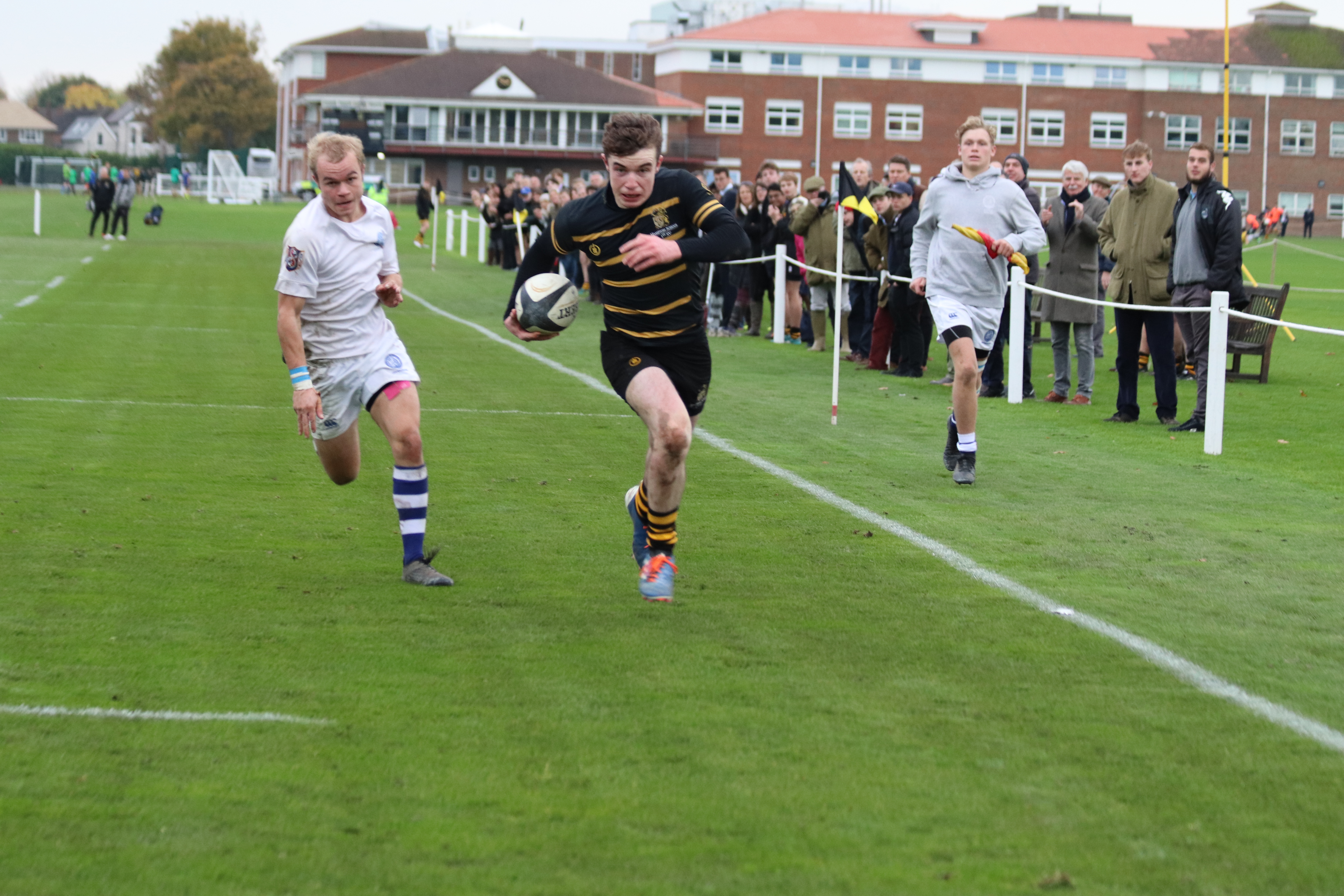 Hampton ease past Uppingham to set up Champions Trophy semi-final