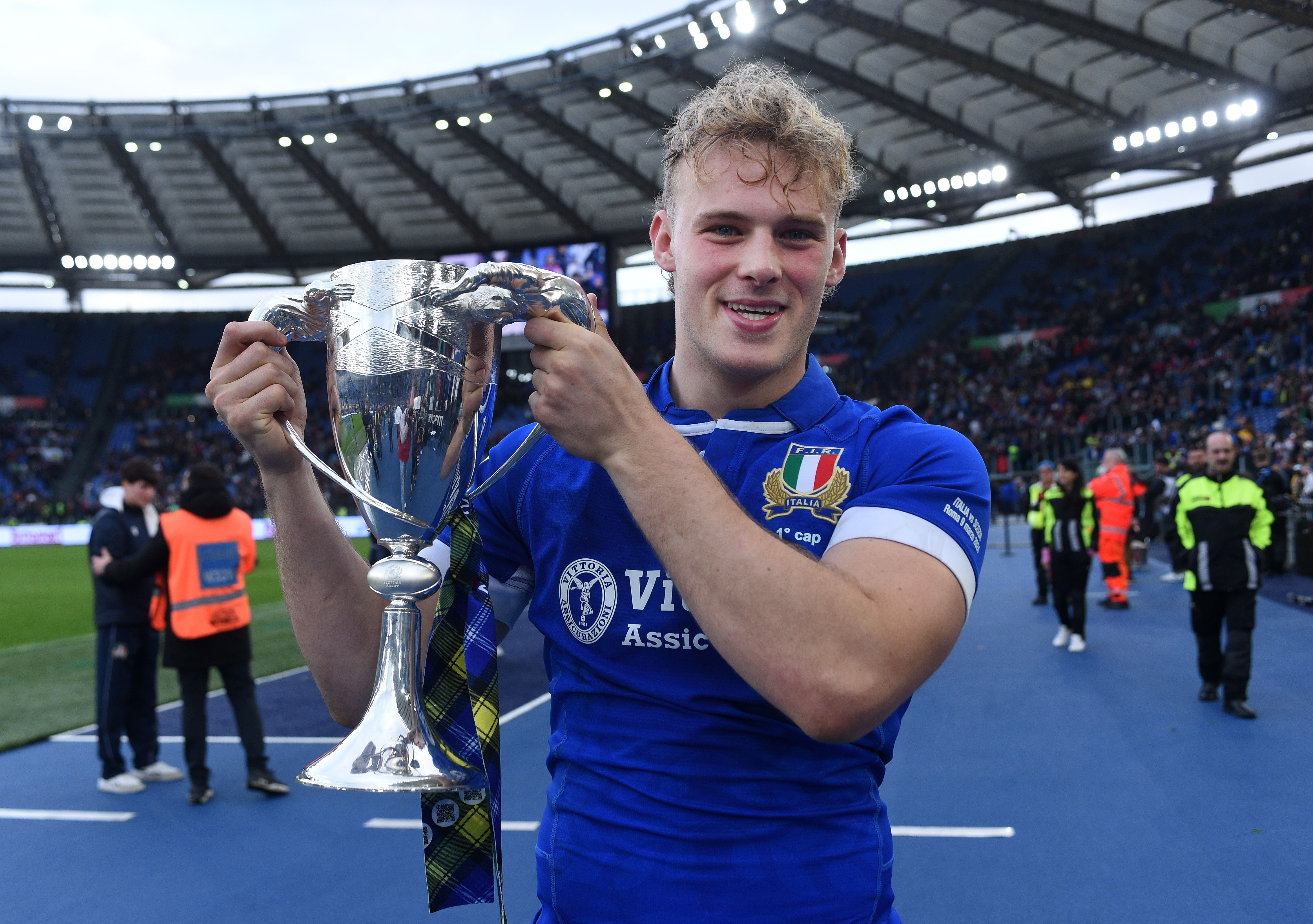 Lynagh remains unbeaten as Italy dominate faltering Wales